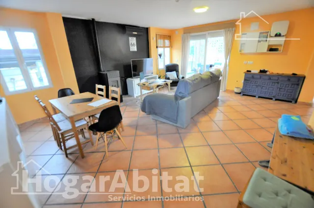 ¡Magnífico chalet! Amplio y lleno de luz, con piscina, terraza, garaje y parcela — 6