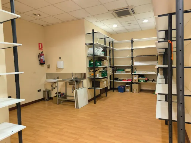 LOCAL COMERCIAL EN ZONA LLANILLA — 6