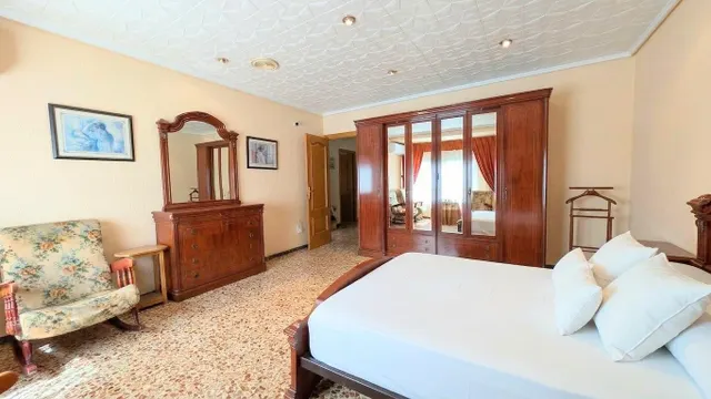 ¡GRAN VIVIENDA DE ESQUINA, 150 M2, 4 DORMITORIOS DOBLES, TOTALMENTE EXTERIOR, EN ZONA POETA MIGUEL HERNANDEZ! — 7