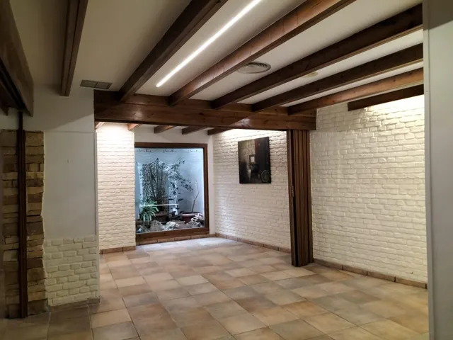 EN VENTA LOCAL COMERCIAL CON INQUILINOS — 15