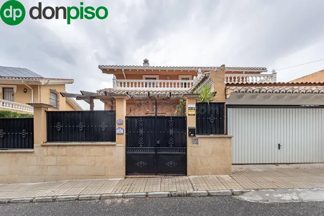 Espectacular Casa de Lujo en Urbanización Los Cerezos - foto 3