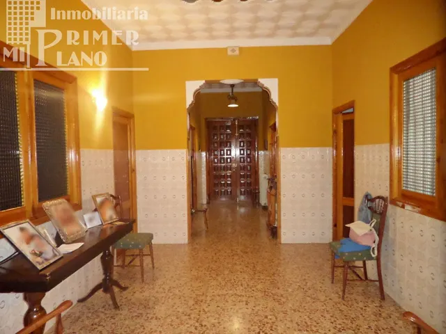 VIVIENDA EN UNA DE LAS PRINCIPALES CALLES DE TOMELLOSO — 18