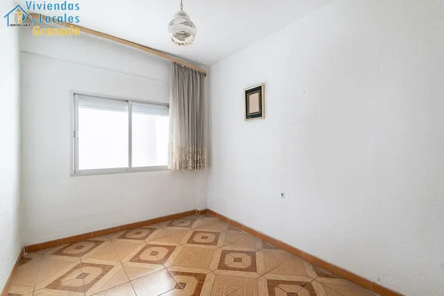 Piso en Zaidín — 14