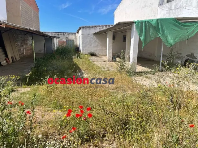 AMPLIO SOLAR CON CASA A LA VENTA - foto 3