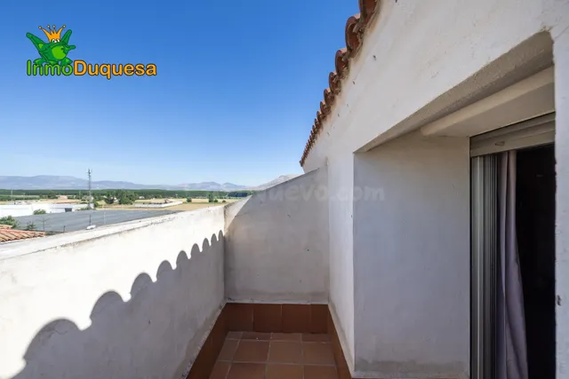 Piso duplex de 4 Dorm. en Santa Fe con plaza de aparcamiento - foto 2