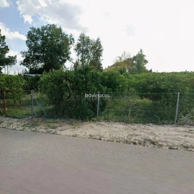 Parcela urbana amplia en zona de los Tejares – Alhama de Mur