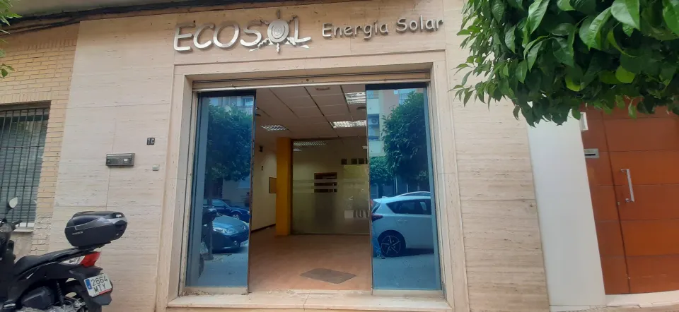 Local comercial de 126 metros en el centro de Patiño