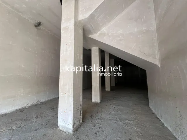 Local a la venta en Ontinyent , zona San José . — 5