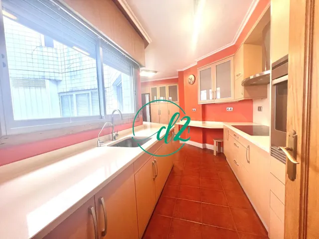 SE ALQUILA AMPLIO Y LUMINOSO PISO, CON calefacción Y AGUA CA