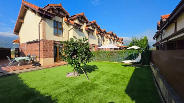 Espectacular Chalet Pareado de Diseño Abierto con Gran Jardín Privado en Los Corrales de Buelna — 41