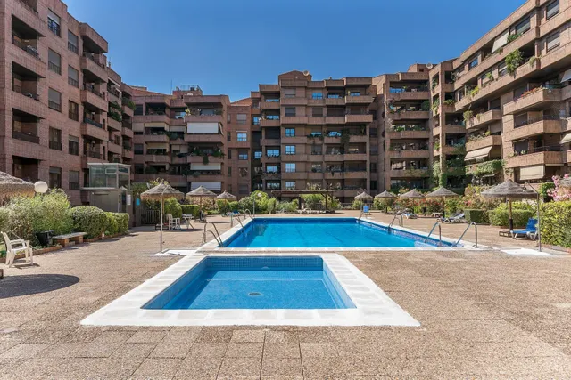 PRECIOSO ESTUDIO DE LUJO EN URBANIZACION TRIUNFO JARDIN — 46