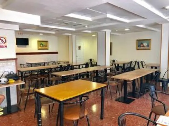 HOTEL/PENSION 2 ESTRELLAS EN RENTABILIDAD 6,2% — 12