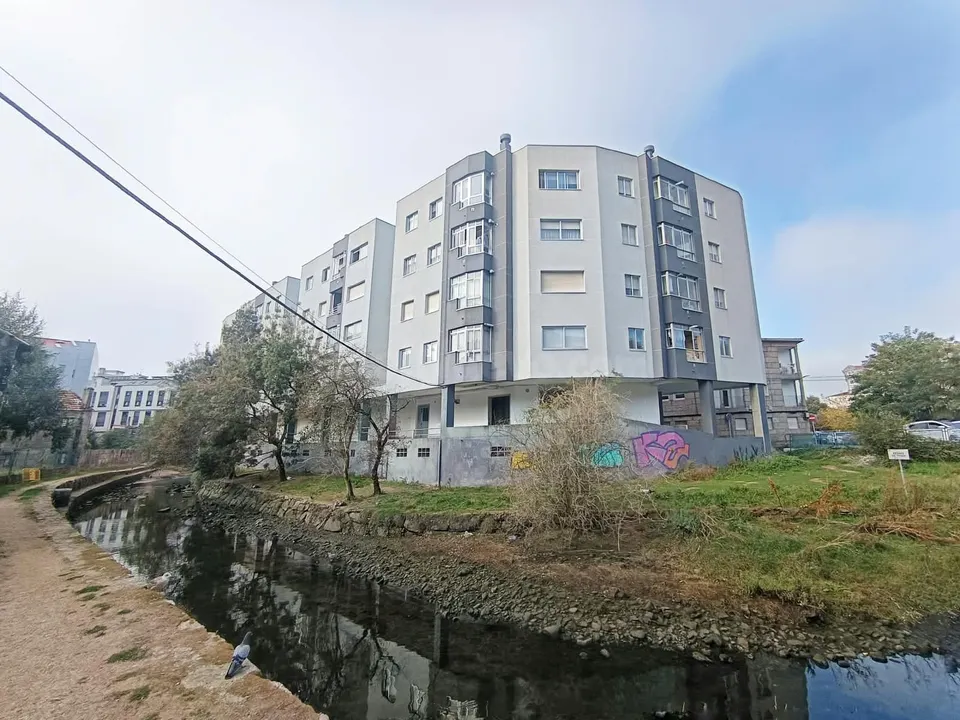 Oportunidad en Pontevedra centro con ascensor y exterior