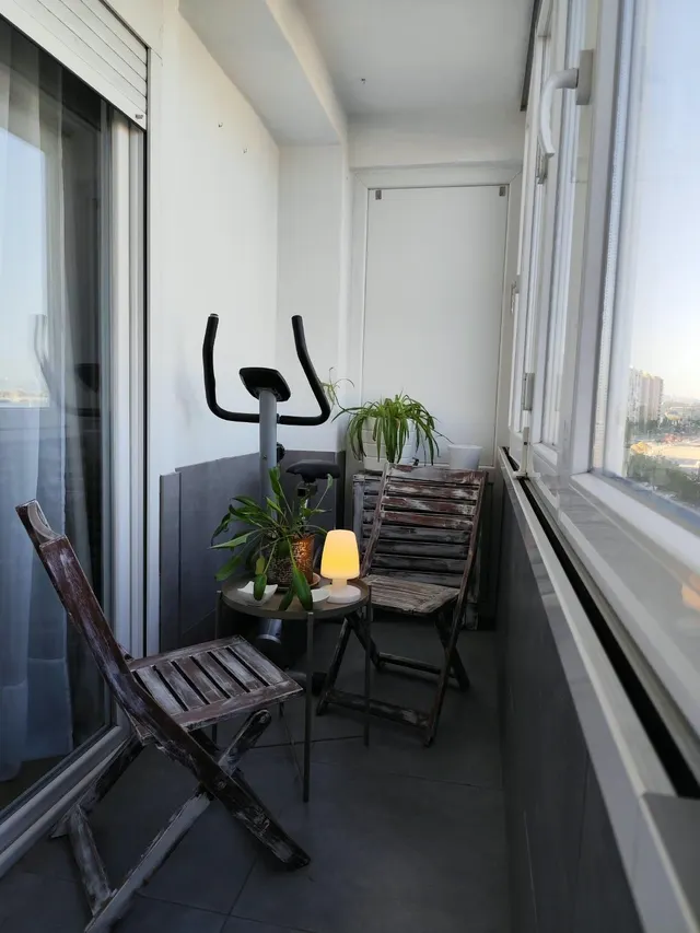 VIVIENDA REFORMADA;  CALIDAD, AMPLITUD Y UNAS VISTAS QUE MARCAN LA DIFERENCIA AL PASEO MARÍTIMO Y AL PUERTO. — 15