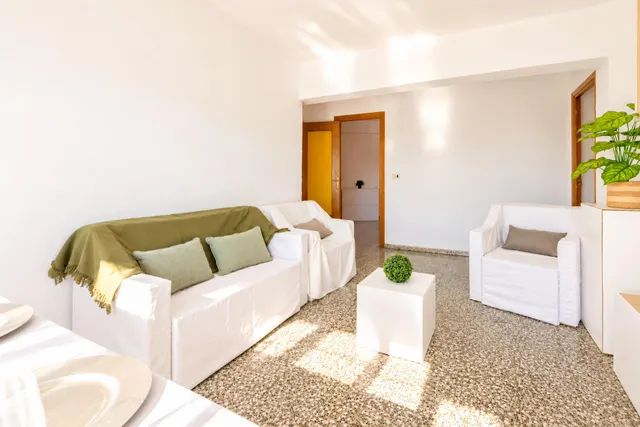 Piso con gran balcón en Avenida Burjasot — 16