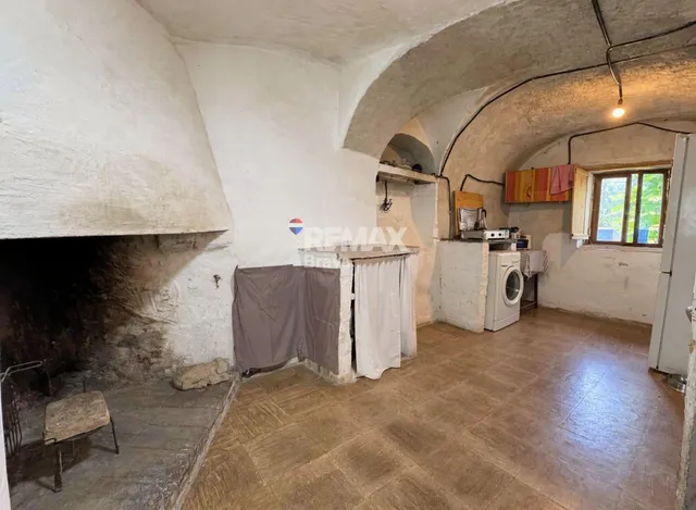 Sarrià de Ter (Girona) | Masía tradicional catalana para rehabilitar con finca rústica de 7.878 m2 — 27