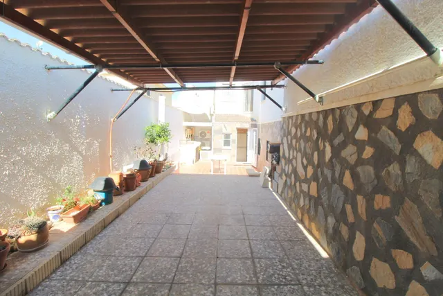 Chalet independiente con piscina privada, jardín y garaje en El Chaparral, Torrevieja — 28