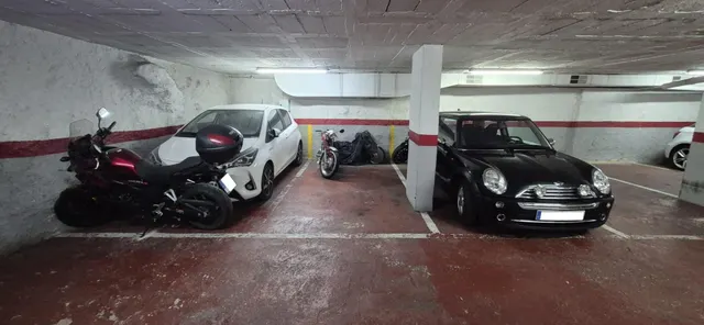 Exclusiva plaza de parking en Sarrià, comodidad, amplitud y excelente ubicación — 28