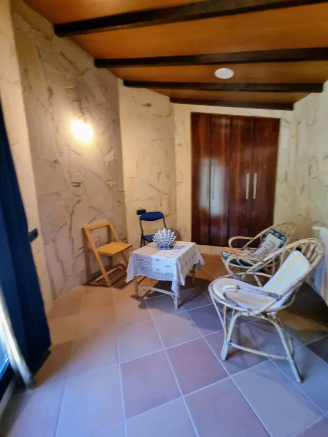 CASAS INDIVIDUALES  CON PARCELAS EN CIMBRIO (BARCENA DEL BIERZO) — 46
