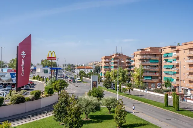 SE VENDEN 2 PLAZAS DE GARAJE. ZONA FORUM. 46.000 EUROS. — 15
