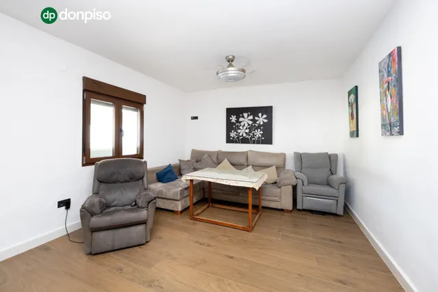 Chalet en parcela urbana de 833 metros. — 10