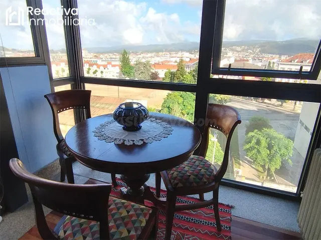 Piso de 2 habitaciones con terraza, garaje y trastero en Pon