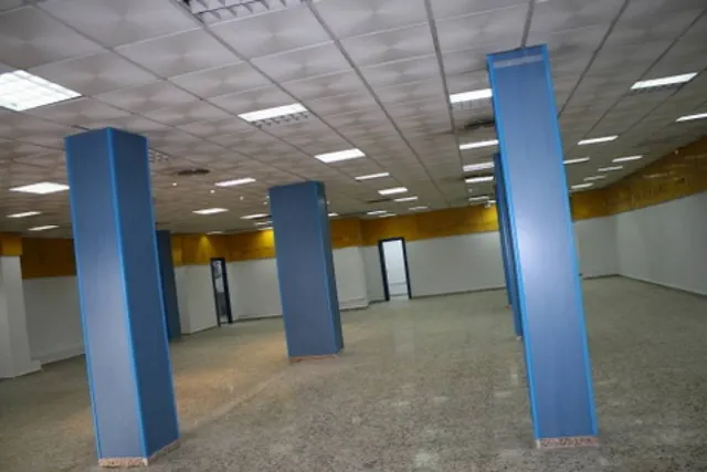 Alquiler local comercial en Orihuela, 120 m2. de superficie,  con 1 aseo. — 16