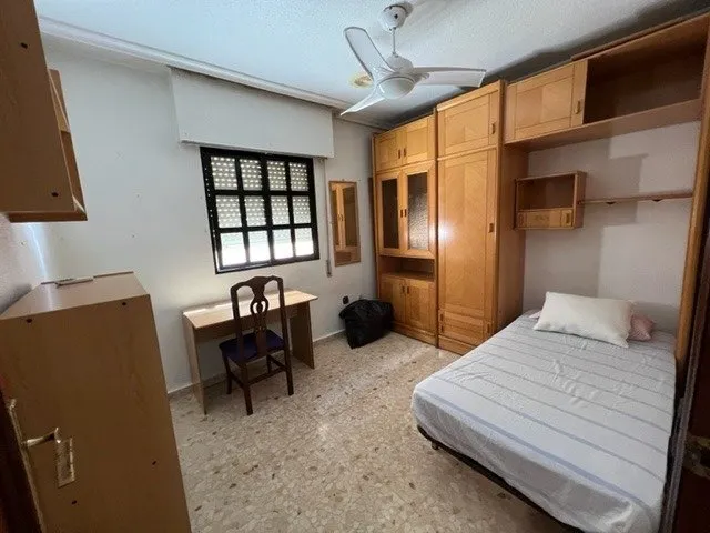 Venta de piso céntrico, 3 dormitorios, 2 baños, zona santa eulalia y universidad — 21