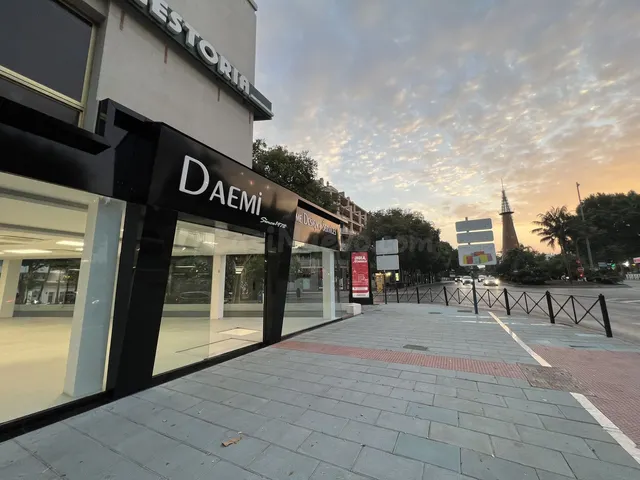 Local comercial 950m² en venta - Marbella - foto 3