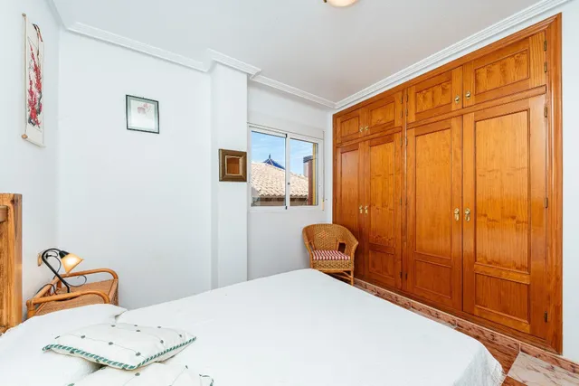 Ático con amplio solárium y piscina comunitaria en Villamartin, Orihuela Costa — 13