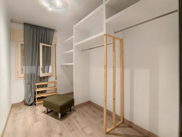 PISO DE 100 m2 CON 4 habitaciones EN LA ZONA DEL ESCORXADOR — 15