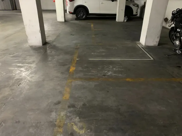PLAZA DE PARKING  PARA MOTO — 9