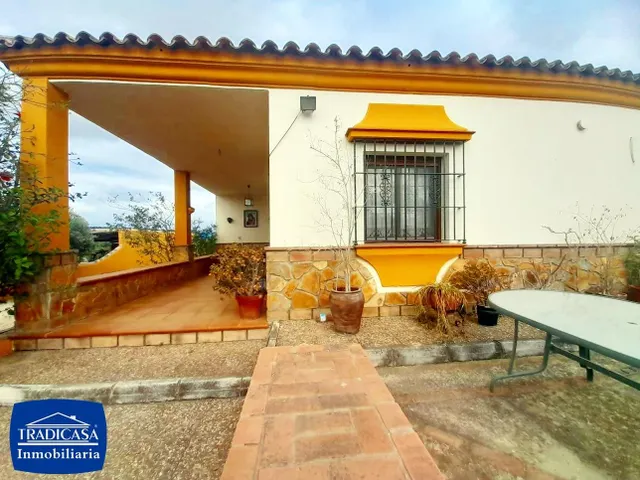 ARCOS DE LA FRONTERA, FINCA RÚSTICA DE 5.685M2, 2 CHALETS, BOXES Y ESTABLOS PARA CABALLOS — 3