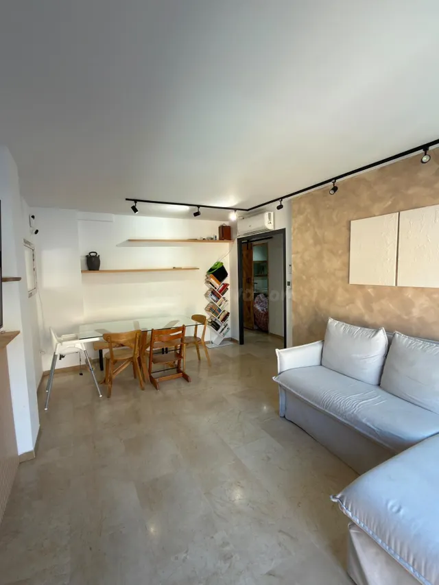 Venta de piso de 3 habitaciones y 2 baños con trastero