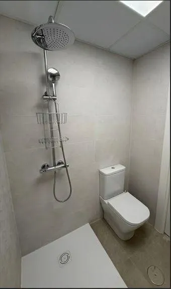 Alquiler de obra nueva con cocina con isla, balcón y piscina comunitaria — 18