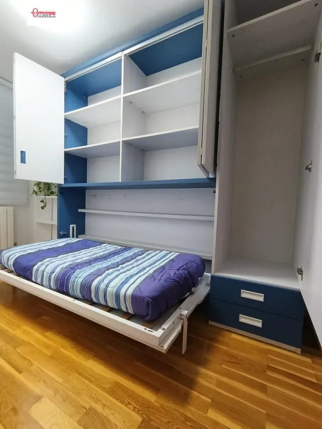 Amplio Apartamento Reformado en Plaza de Lavaderos. — 7