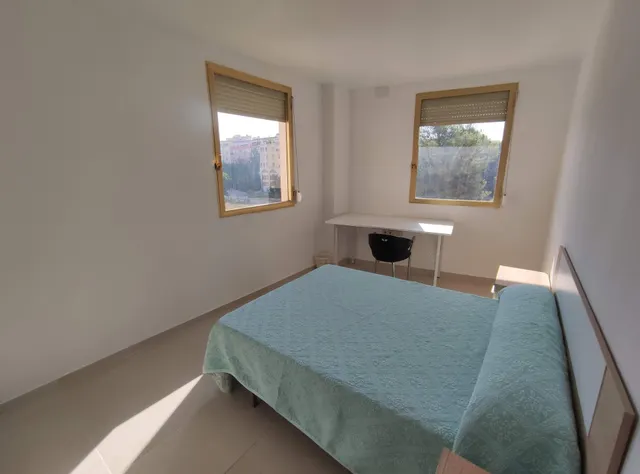 Piso de 6 dormitorios y 2 baños compartidos para estudiantes en zona CEU Cardenal Herrera de San Jos — 12