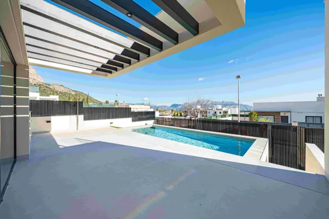 Villa 4 habitaciones 200m² en venta - Alberca — 33