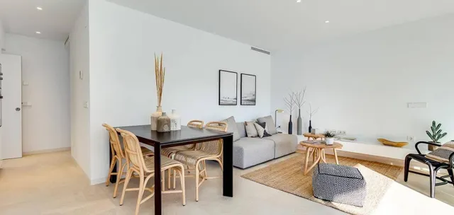 FANTASTICO BUNGALOW FRENTE A LA LAGUNA ROSA EN TORREVIEJA A ESTRENAR — 2