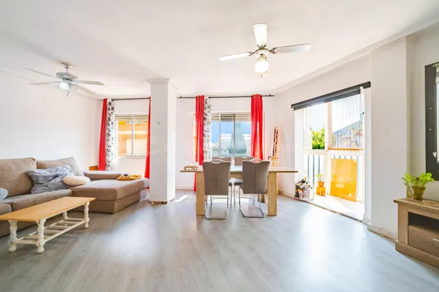 Gran vivienda de 129 m2 con terraza acristalada, portal refo