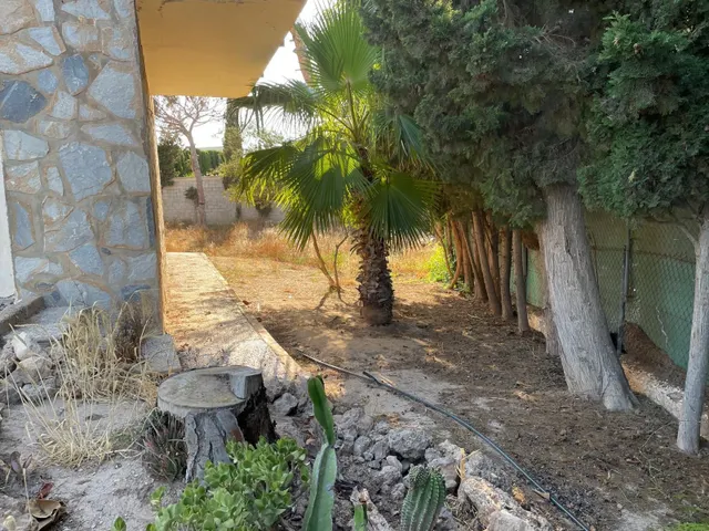 Casa con parcela en Los Balcones, Torrevieja. 5 dormitorios, 2 baños — 33