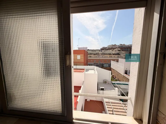 Piso luminoso en venta en Tomares, junto a Navarro Caro — 10