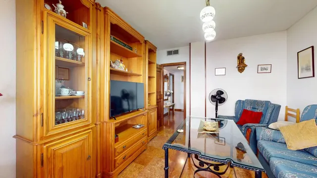 Amplio piso de 141 m2 con cochera y trastero en calle Gonzalo Ximénez de Quesada — 7