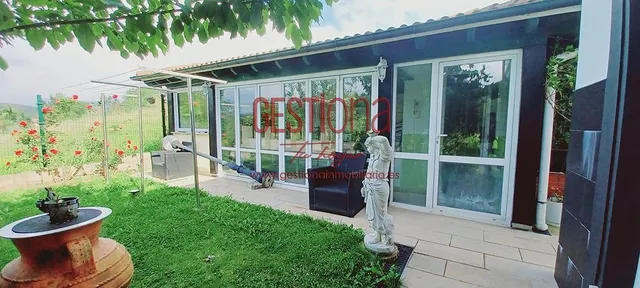 CHALET CON PISCINA PRIVADA. MERUELO. — 48