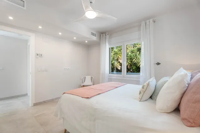 Chalet 6 habitaciones 342m² en venta - Marbella — 29