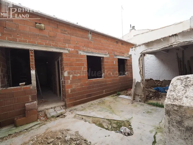 Casa en Tomelloso para terminar - Oportunidad Única por €85,