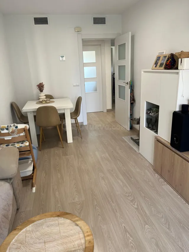 Piso reformado con dos dormitorios, piscina y parking propio en zona juzgados, Benidorm — 3