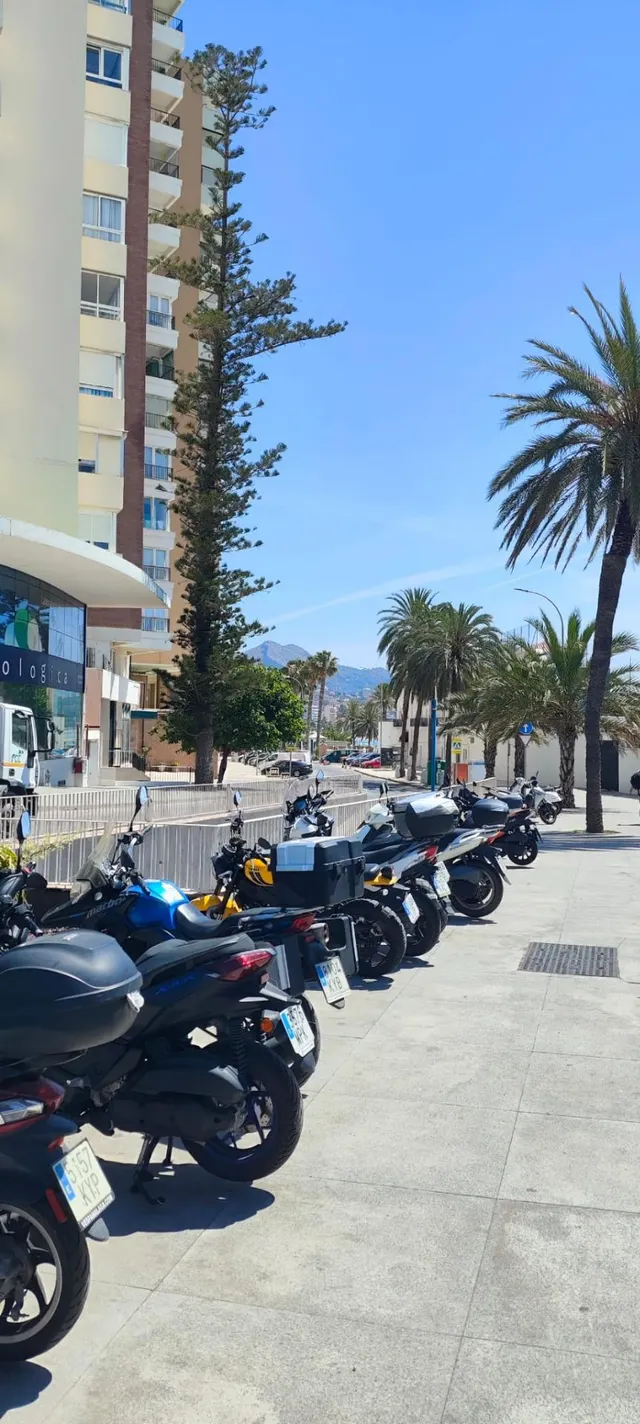 Oportunidad única en primera línea de playa – Paseo de la Farola, La Malagueta (Málaga) — 13