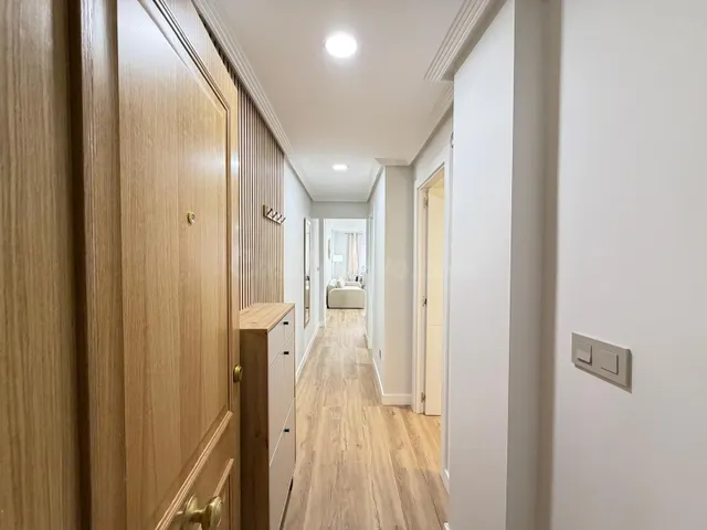 Apartamento totalmente reformado cerca de parque de las naciones con 2 dorm. 1 baño. con piscina. superficie 70 m2. — 2