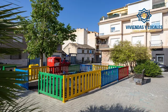 Atención promotores. Casa para derribar y hacer bloque de hasta 720 m2 de obra en Maracena centro — 15